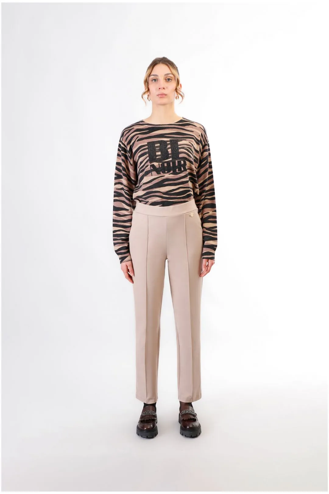 pantalón recto con cintura elástica champagne