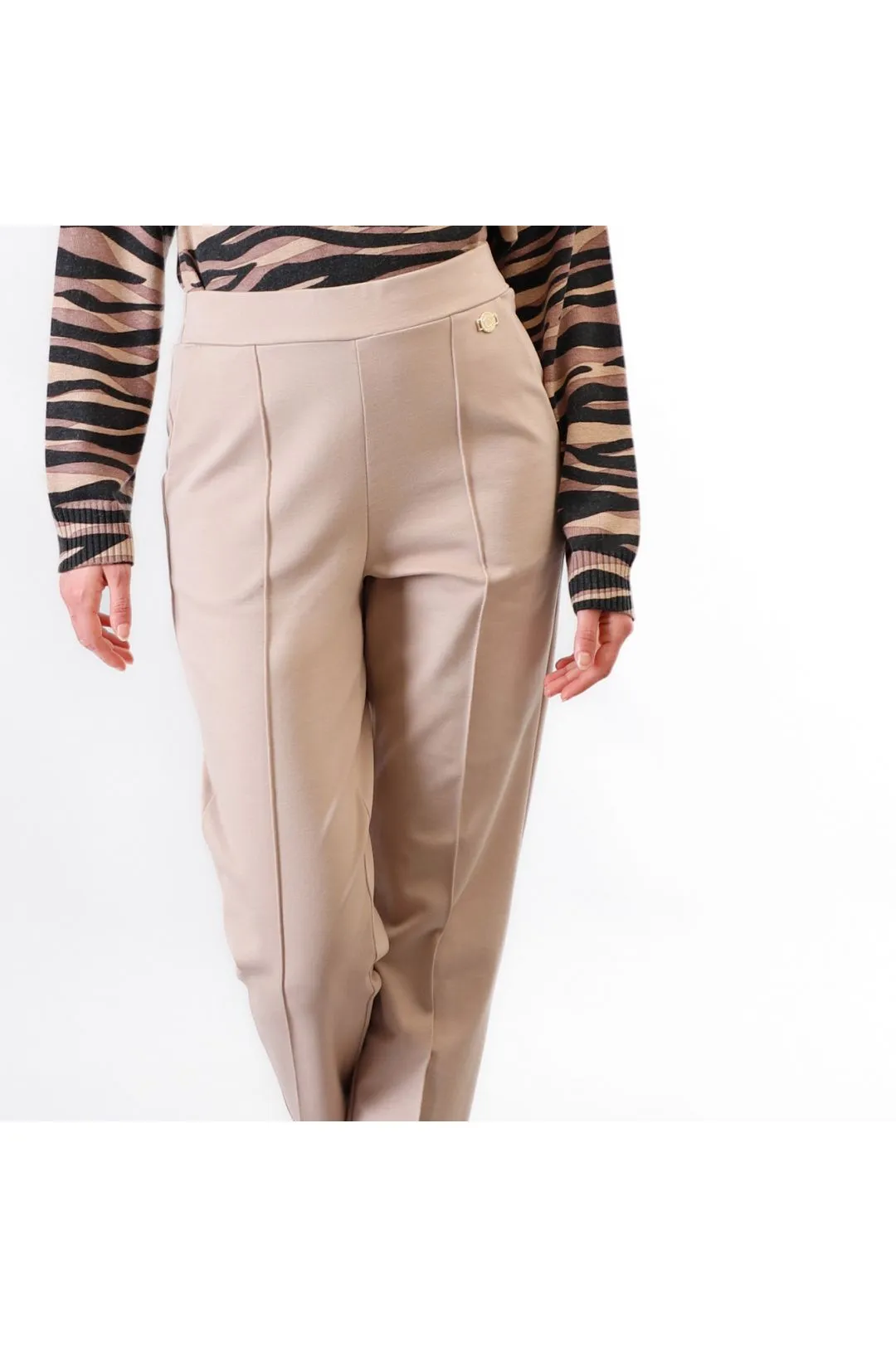 pantalón recto con cintura elástica champagne