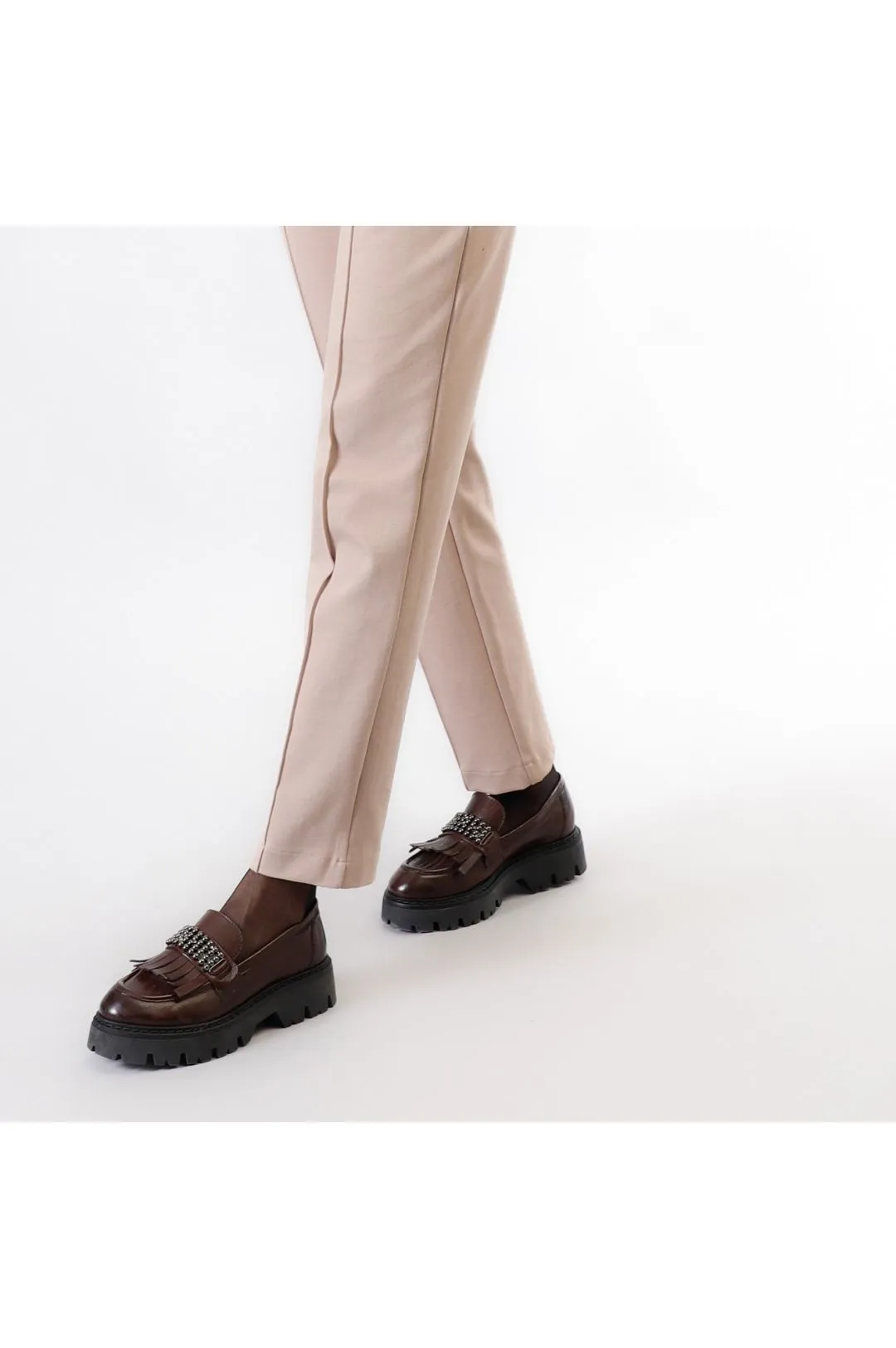 pantalón recto con cintura elástica champagne