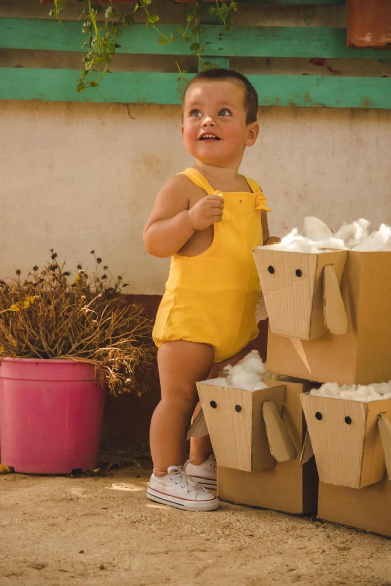 Peto para niño de algodón amarillo de cocote