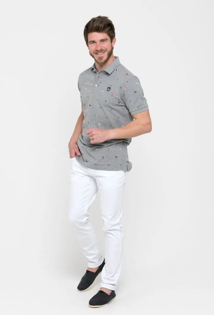 Polo de manga corta gris con estampado fantasía