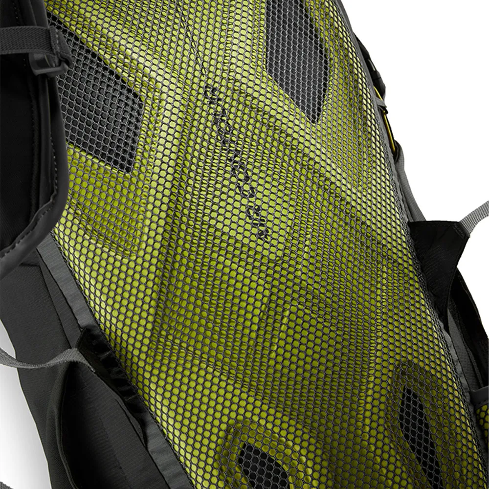 RAB AEON ULTRA 28L MOCHILA  SS24