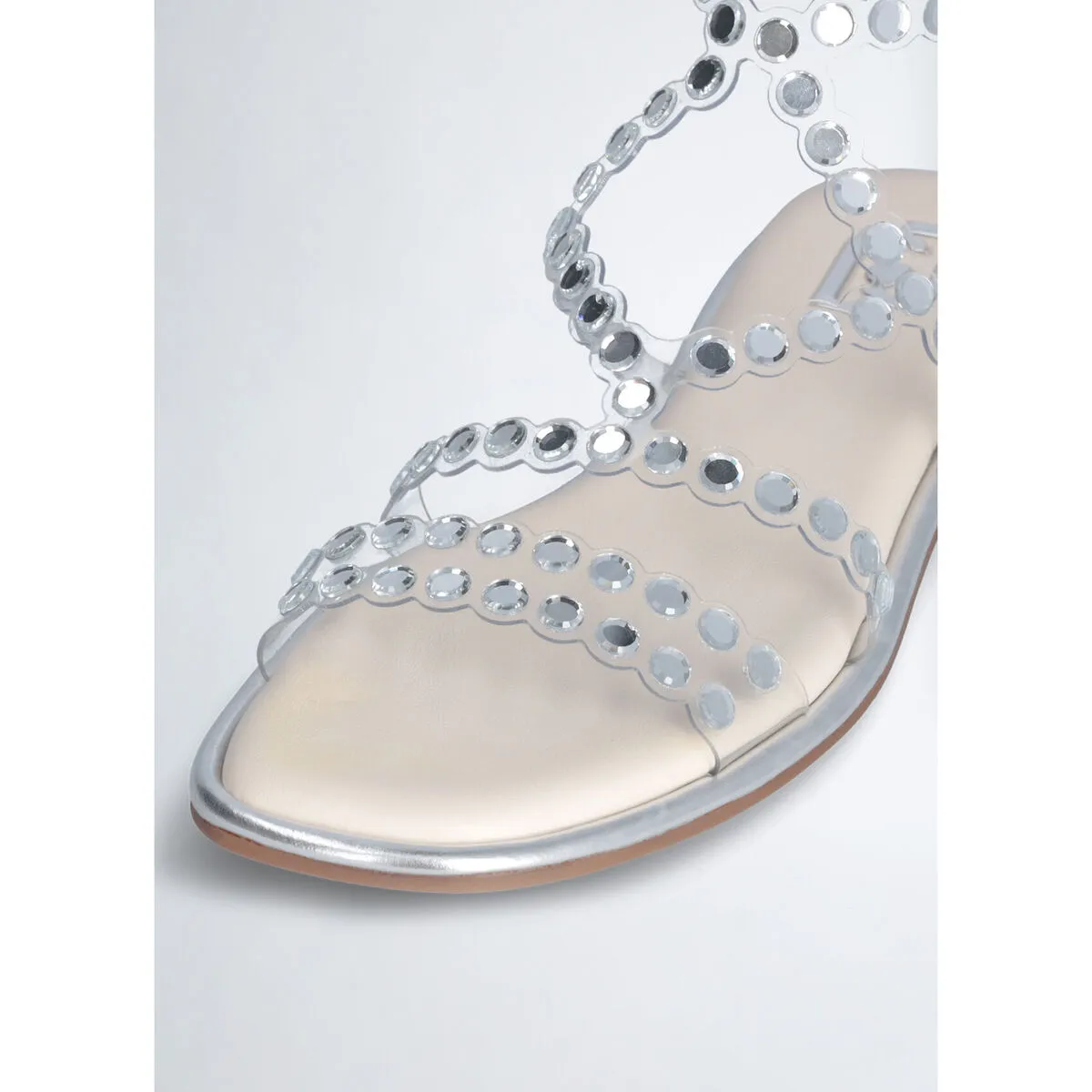 Sandalias planas con pedrería