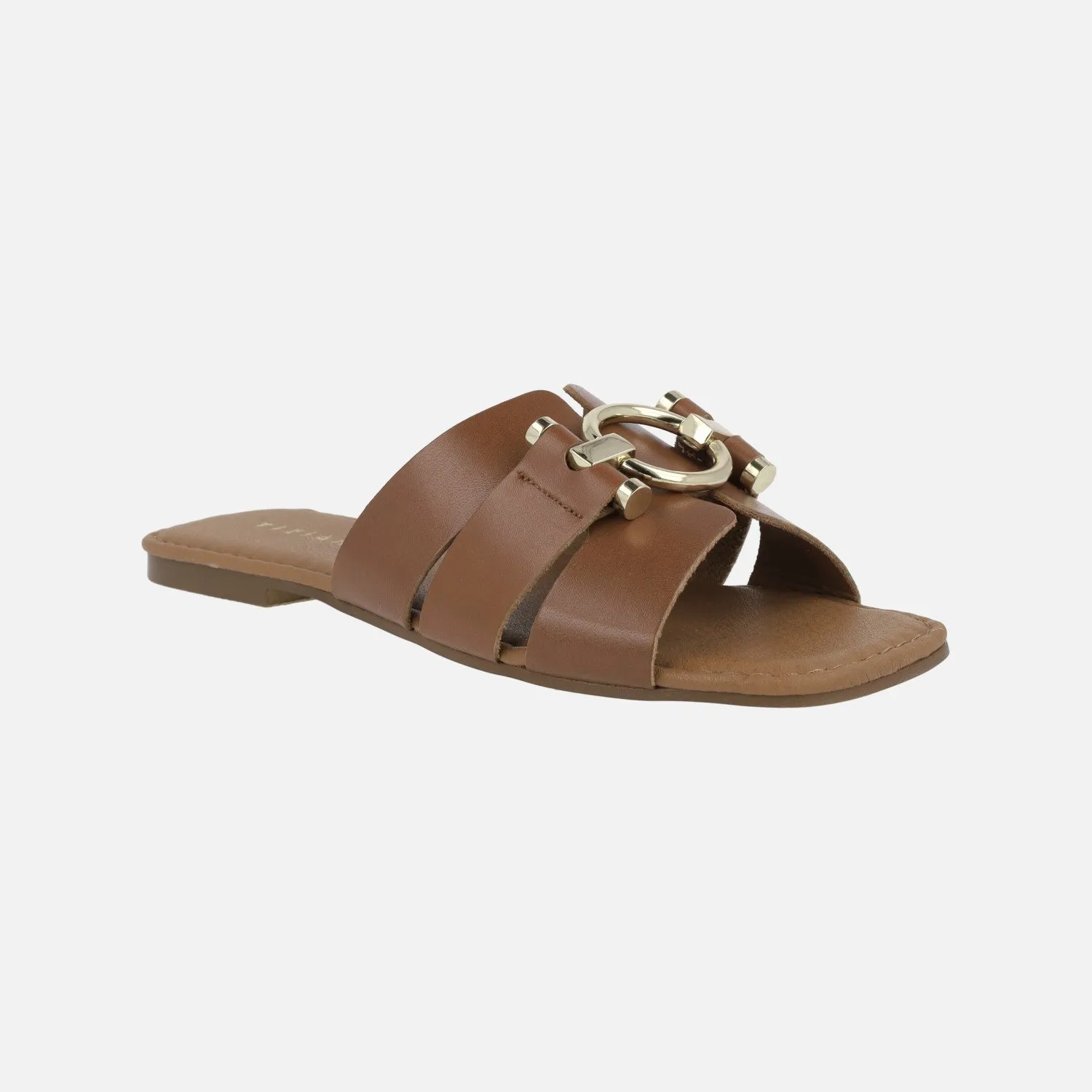 Sandalias planas de piel con adorno metálico dorado