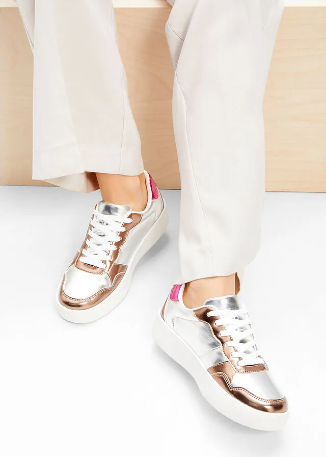 SNEAKERS BAJOS CON PLATAFORMA PLATACAFé CON HIELOROSA OSCURO
