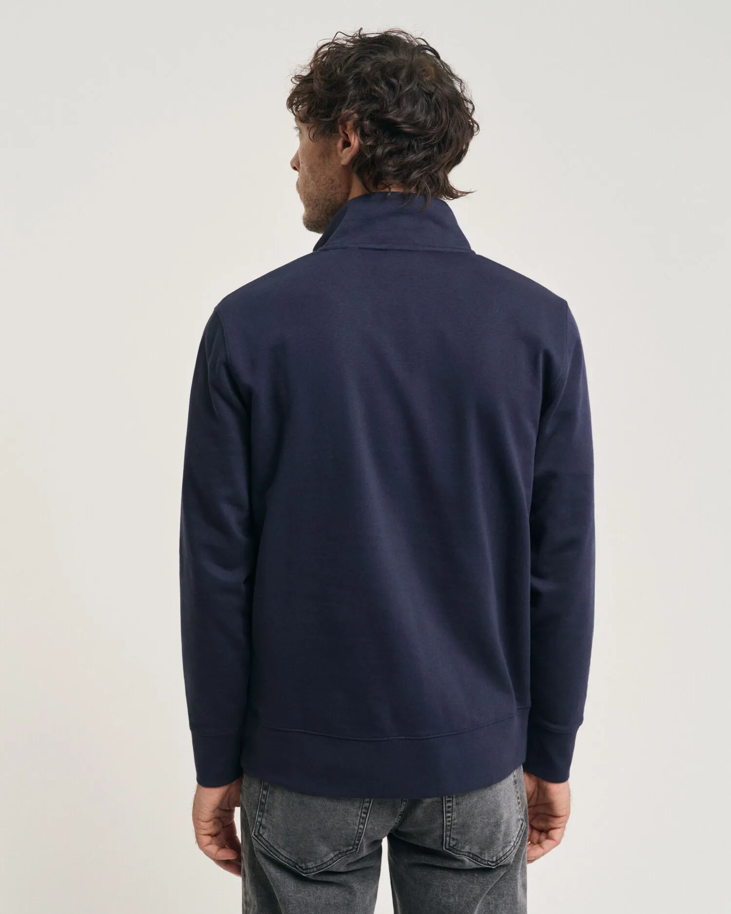 Sudadera con media cremallera Seasonal Essential con bordado Archive Shield