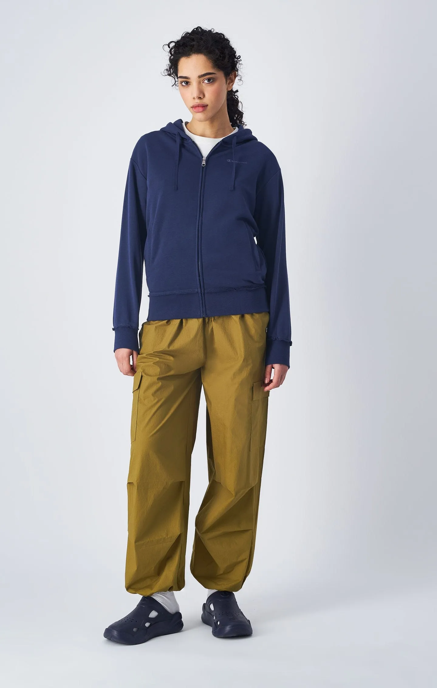 Sudadera relajada con cremallera y capucha