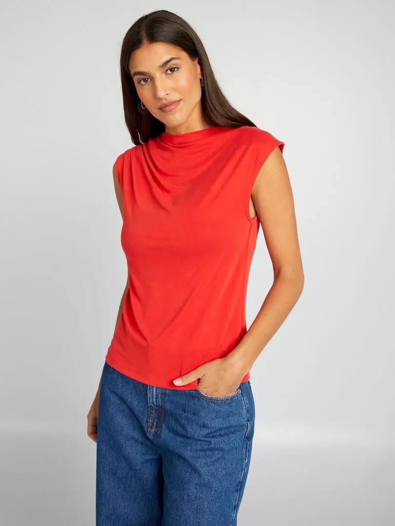 TOP SIN MANGAS CON HOMBROS PLISADOS  ROJO