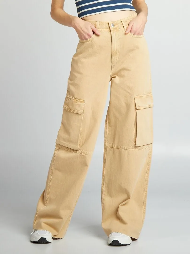 VAQUERO CON MúLTIPLES BOLSILLOS WIDE LEG  BEIGE