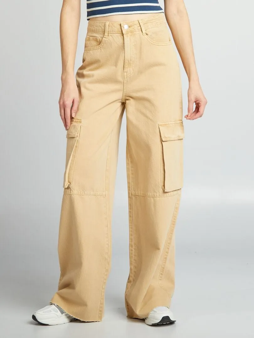 VAQUERO CON MúLTIPLES BOLSILLOS WIDE LEG  BEIGE
