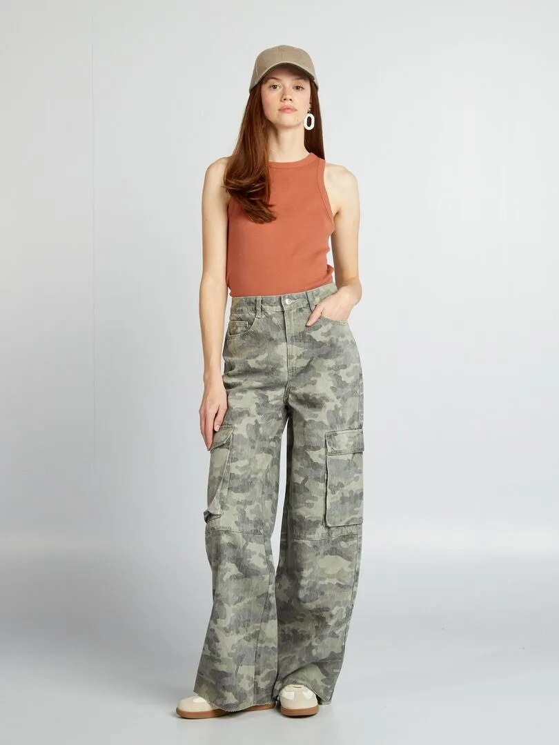 VAQUERO CON MúLTIPLES BOLSILLOS WIDE LEG  KAKI