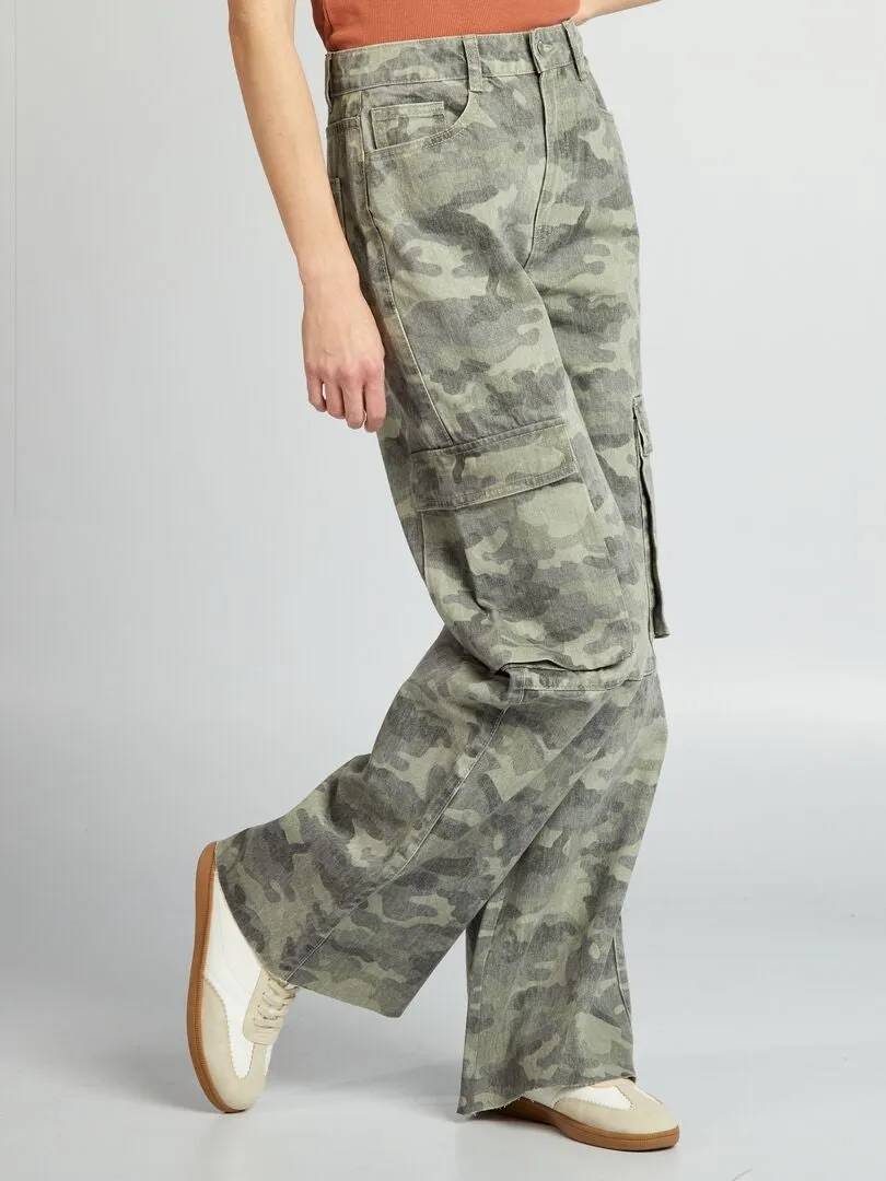 VAQUERO CON MúLTIPLES BOLSILLOS WIDE LEG  KAKI