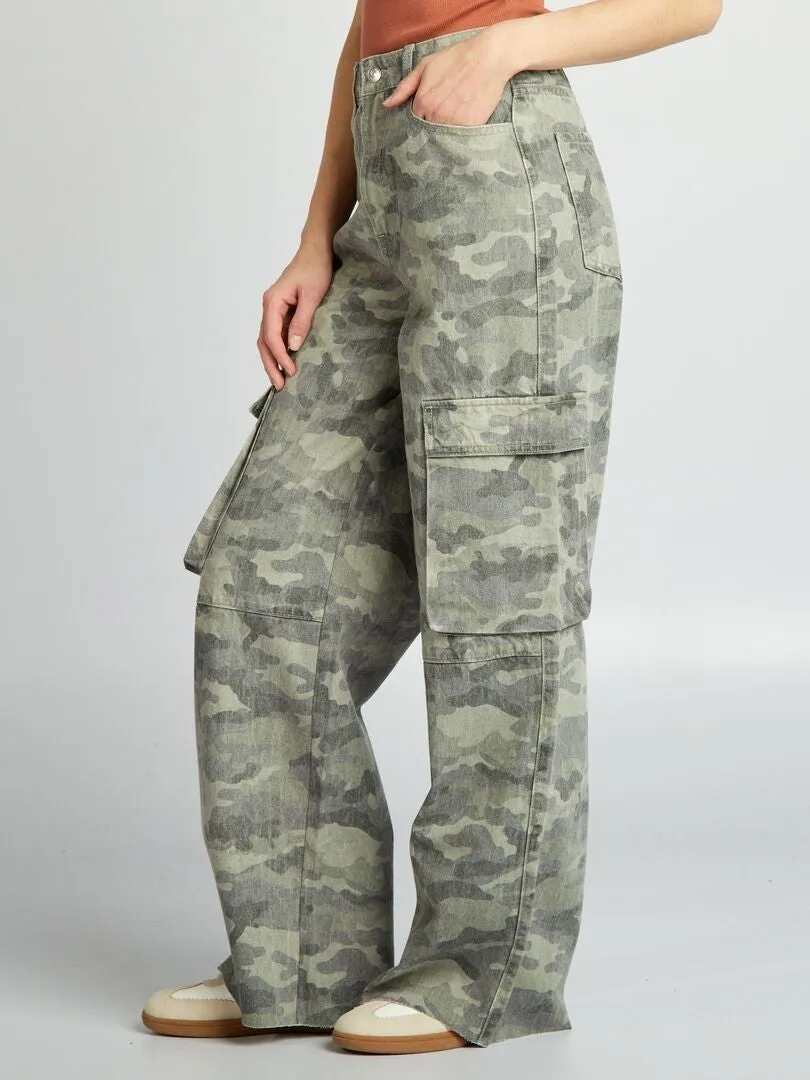 VAQUERO CON MúLTIPLES BOLSILLOS WIDE LEG  KAKI