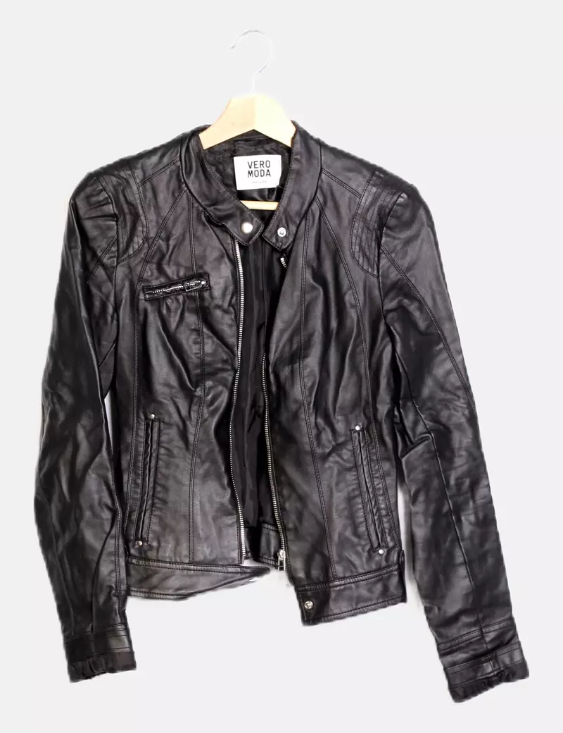 Vero Moda Cazadora negra efecto piel