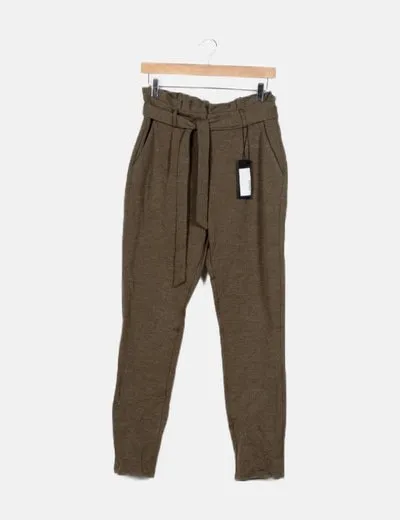 Vero Moda Pantalón verde detalle cinturón