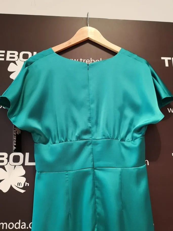Vestido con mangas japonesas