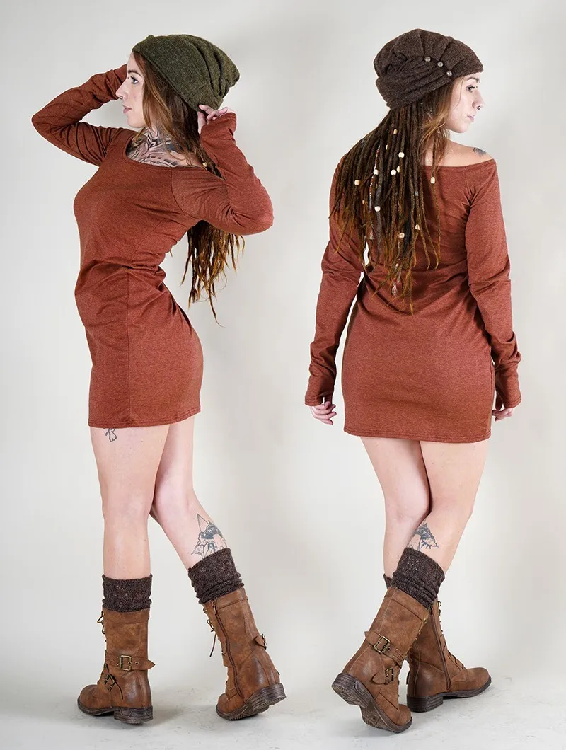 Vestido corto de mangas largas 