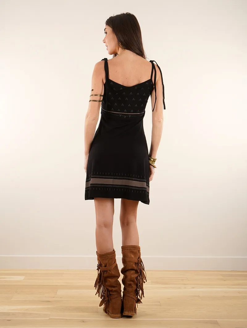Vestido corto de tirantes con estampado 