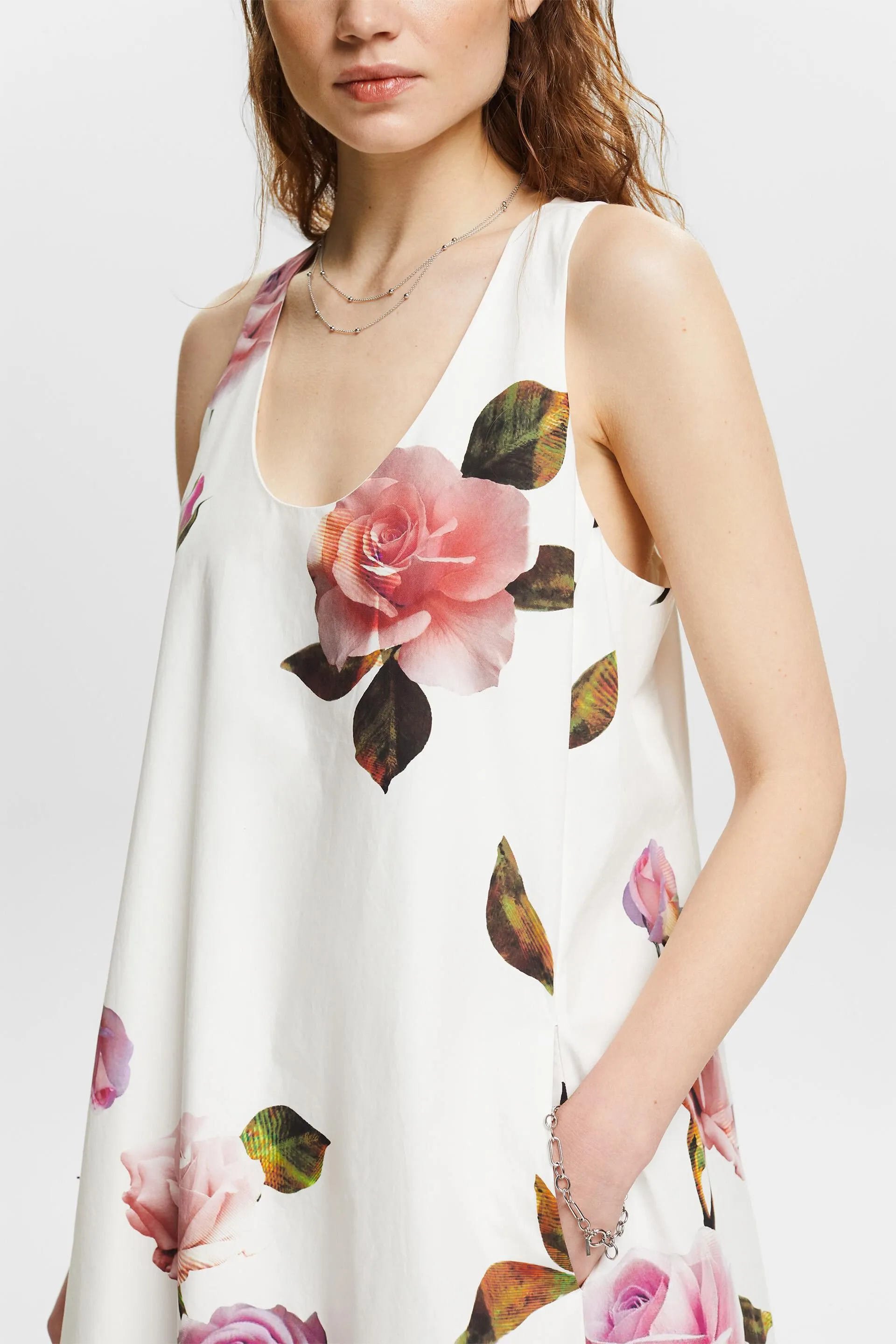 Vestido estampado con bajo abullonado