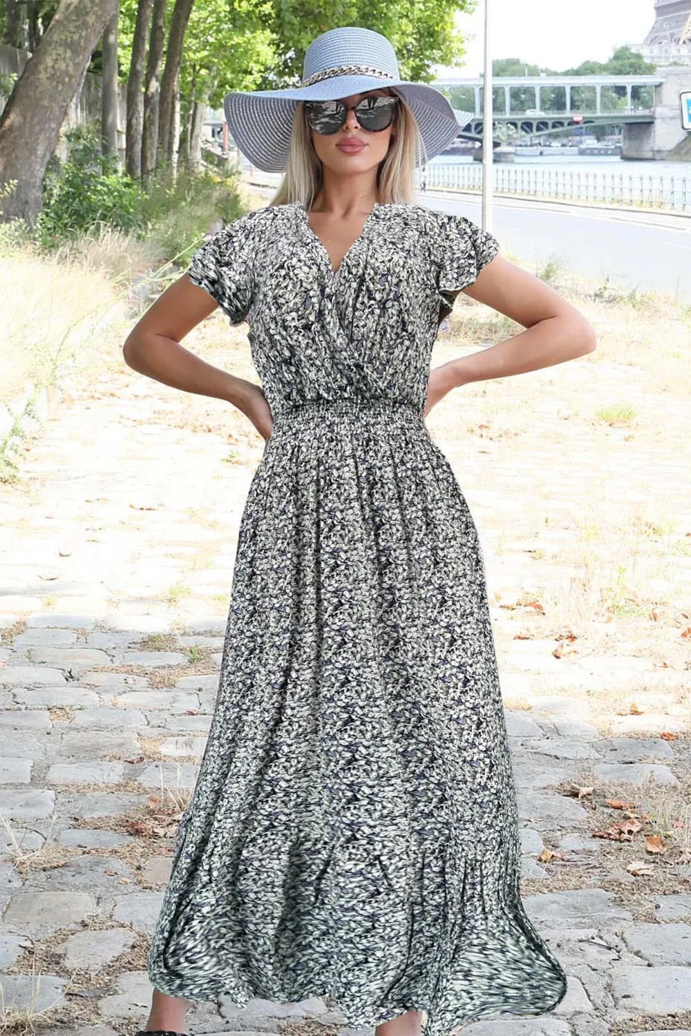Vestido floral con tonos morados