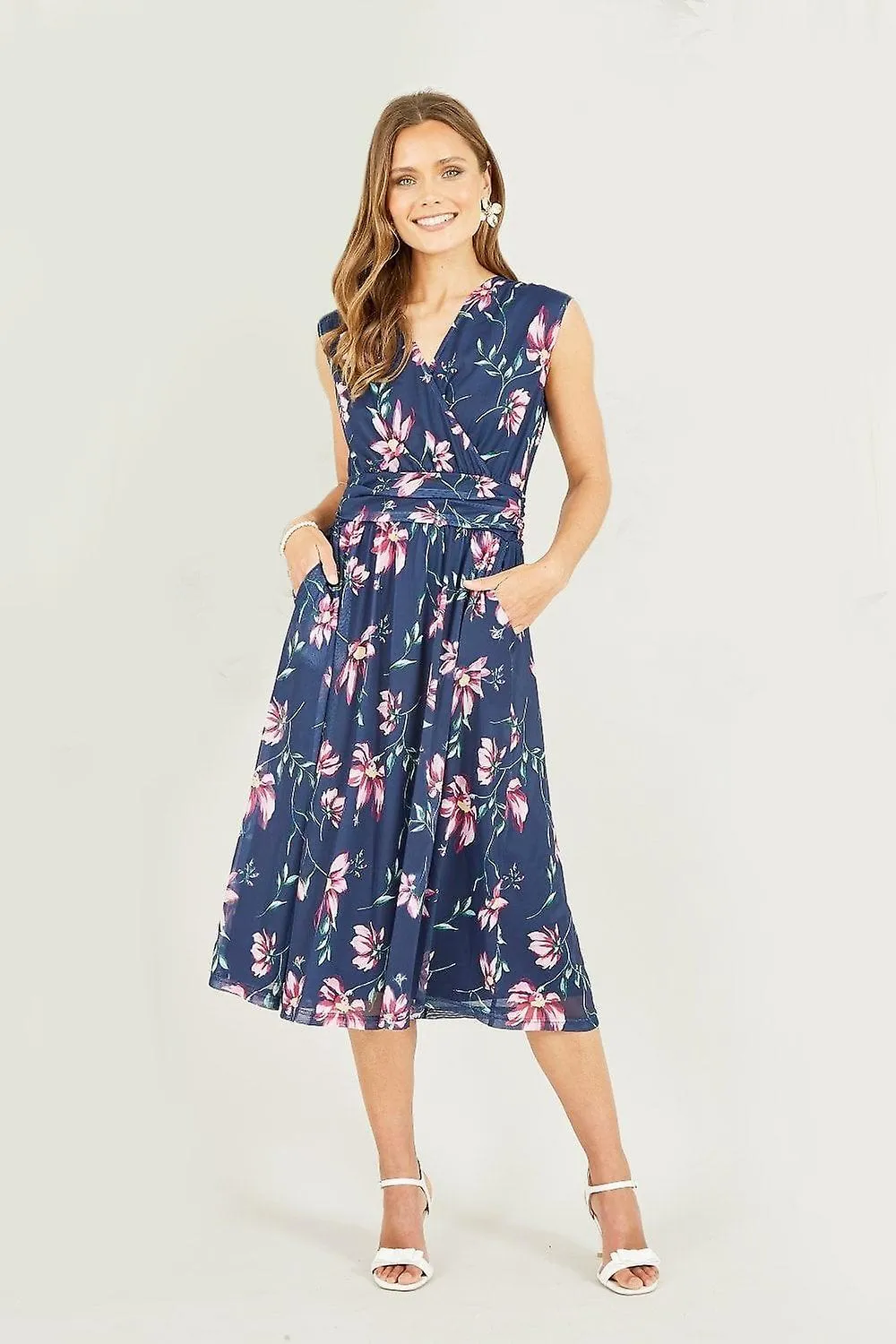 Vestido midi de malla elástica con estampado floral azul marino Yumi para mujer con bolsillos