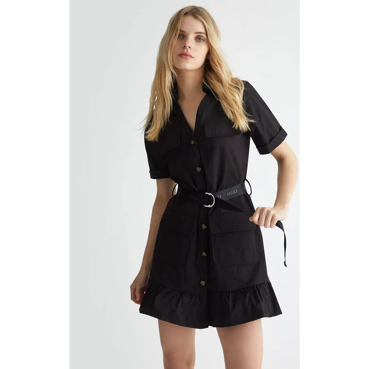 Vestido negro con cinturón
