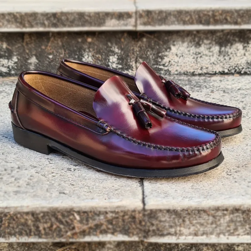 Zapatos Castellanos Hombre Piel Florentic Borlas Suela Cuero 702 Burdeos, de Manuel Medrano
