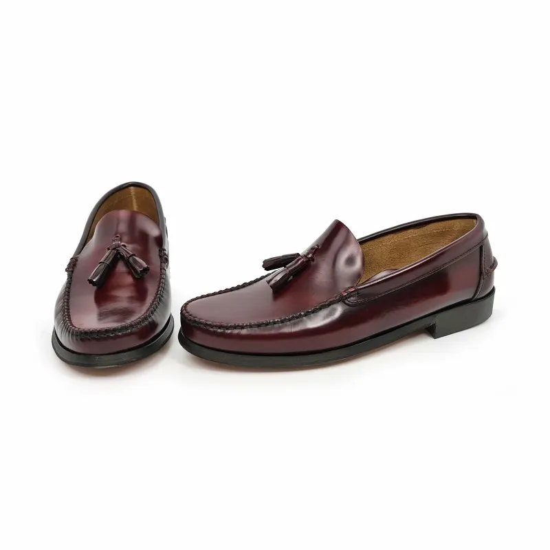 Zapatos Castellanos Hombre Piel Florentic Borlas Suela Cuero 702 Burdeos, de Manuel Medrano