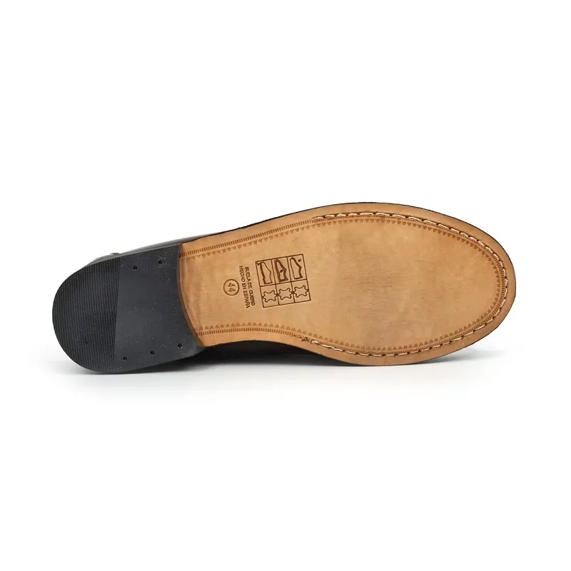 Zapatos Castellanos Hombre Piel Florentic Borlas Suela Cuero 702 Burdeos, de Manuel Medrano